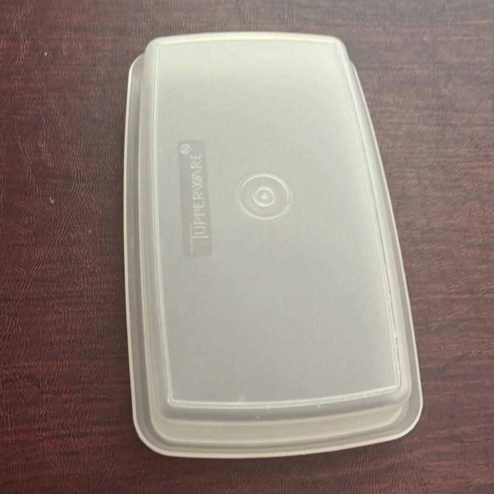 Tupperware deli container with blue lid